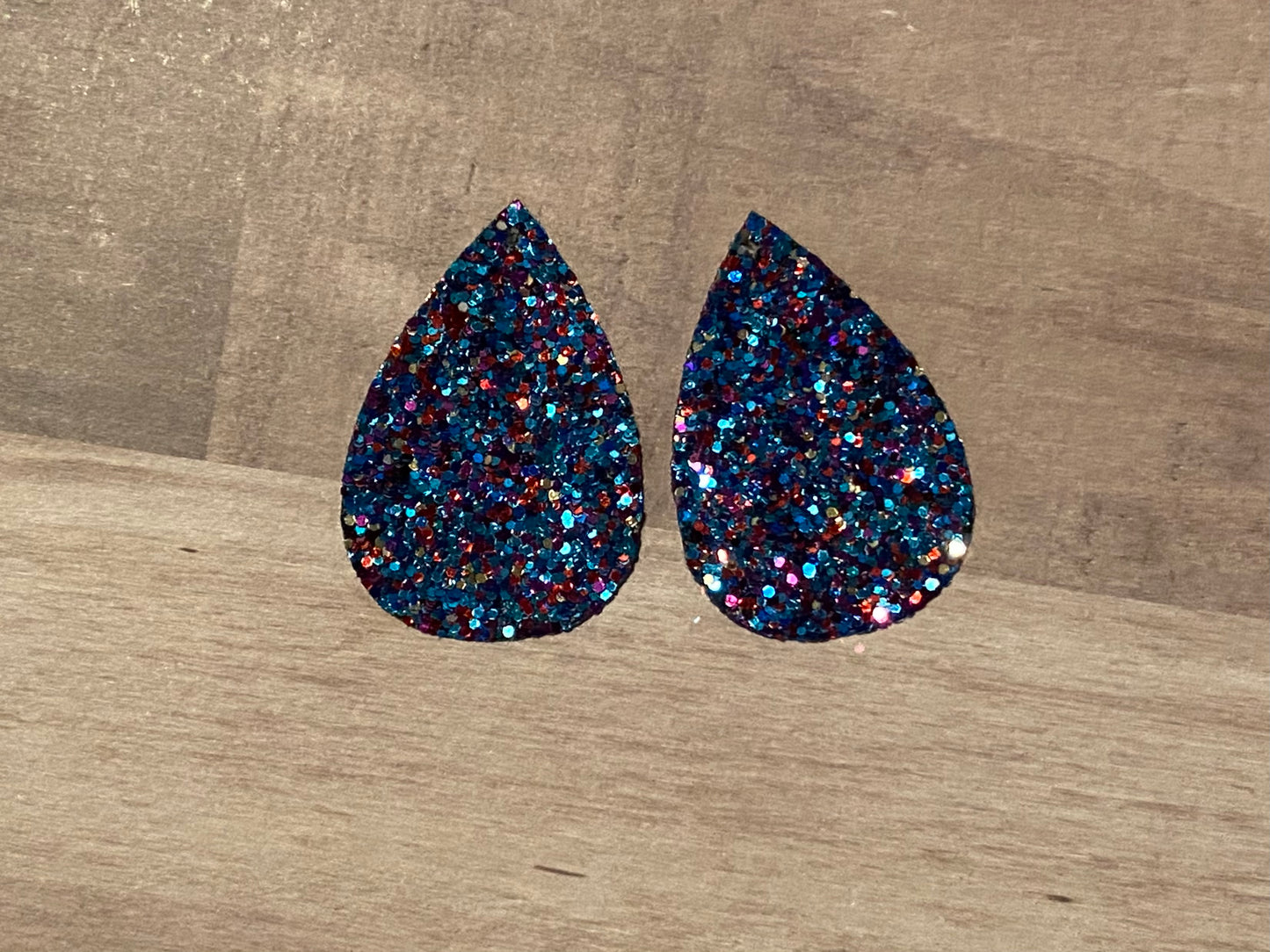 Single Layer Red/Blue Glitter Leather Dangly Earrings