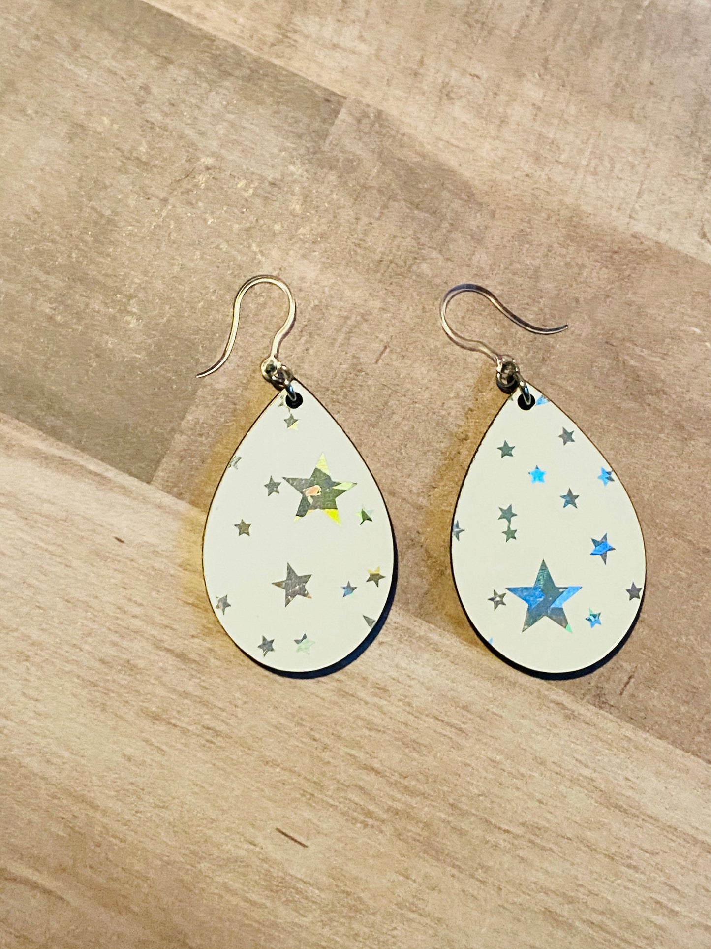 Wood Holographic Stars Dangly