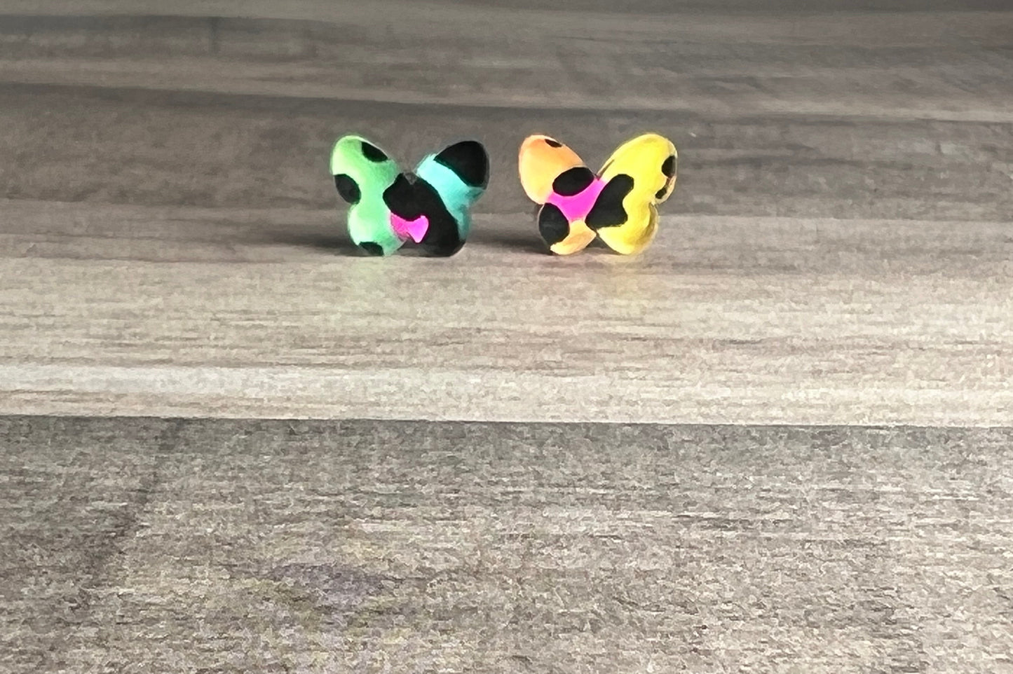 Rainbow leopard Stud