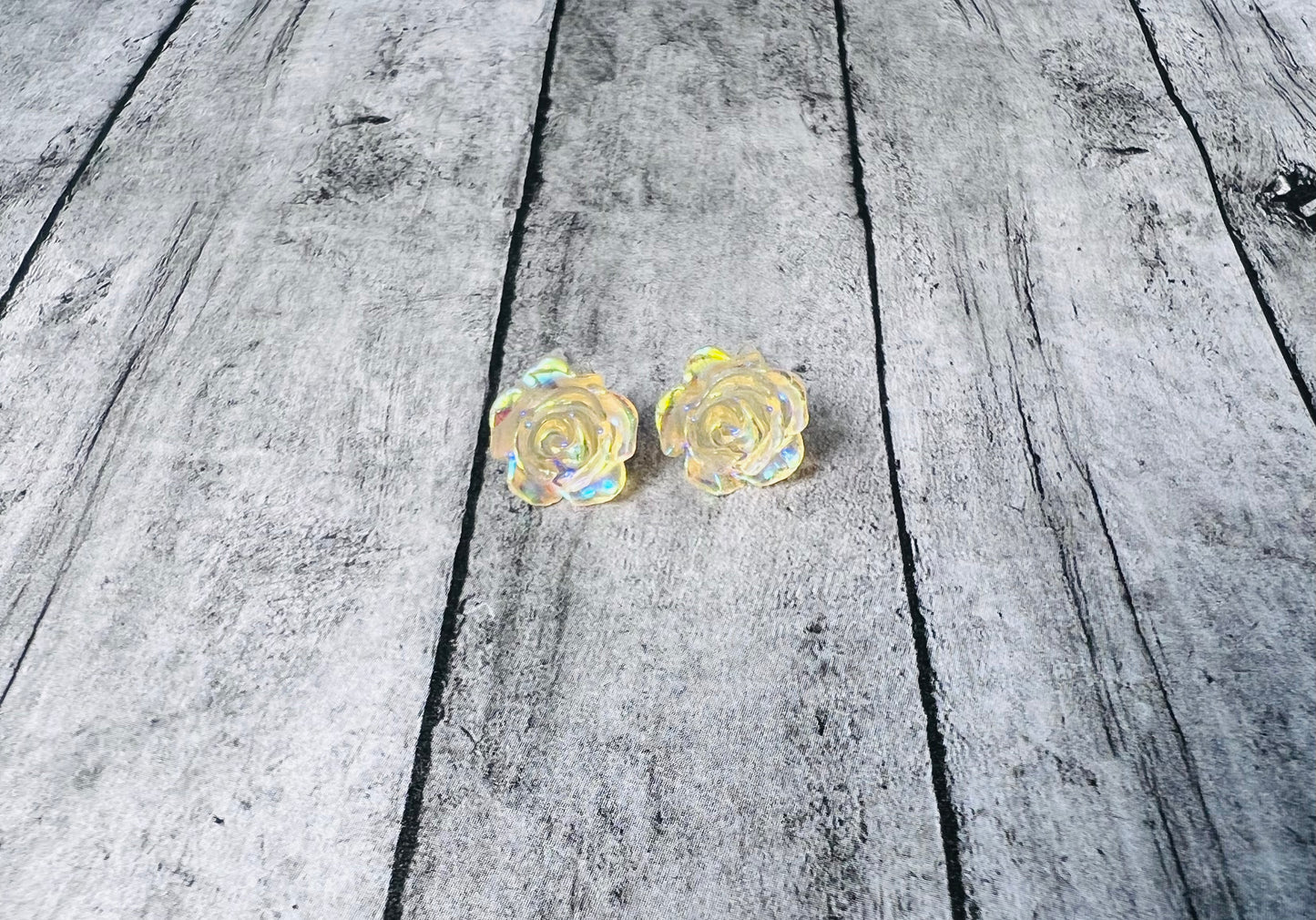 Holographic  Rose Earring 10mm